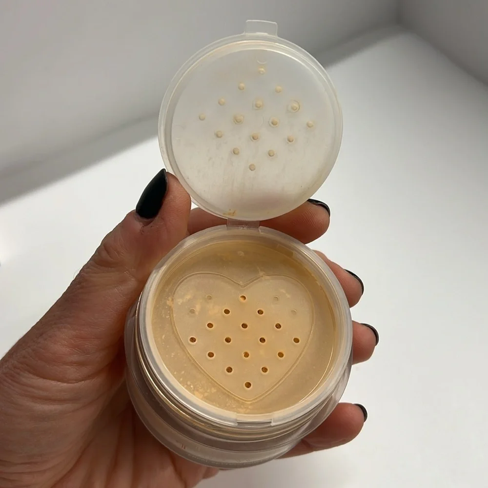 Too Faced Born This Way Ethereal Setting Powder in Translucent Medium Full Size
